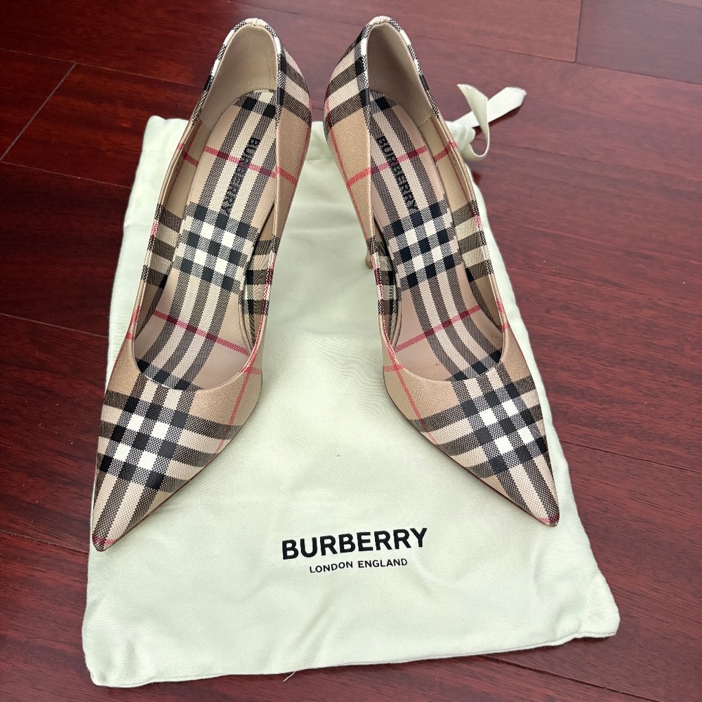 Women BURBERRY heels